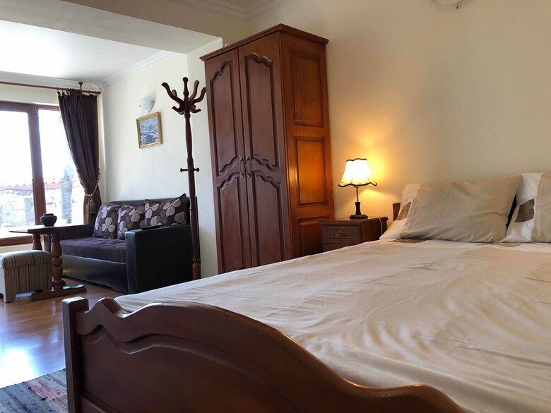 Hostal Iliikova House