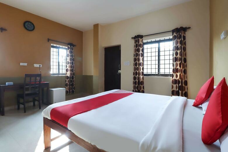 Hotel Oyo 47481 Mantra Guest Line