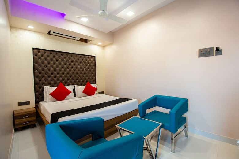 Capital O 60412 Hotel Orion Crystal
