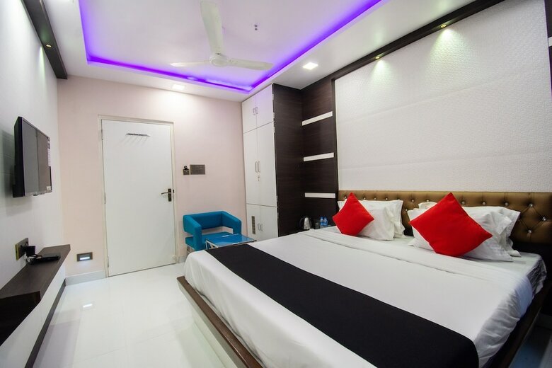 Capital O 60412 Hotel Orion Crystal