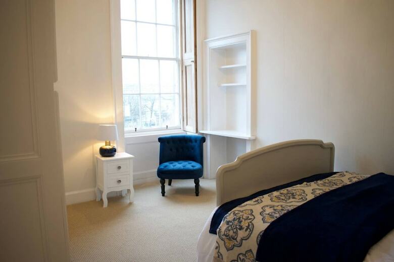 Traditional Luxury Apartment Sleeps 10 Guests