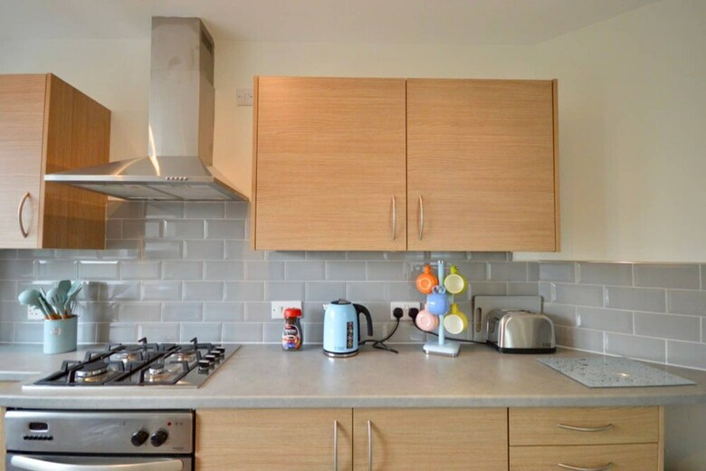 Apartamentos Modern Flat With Parking