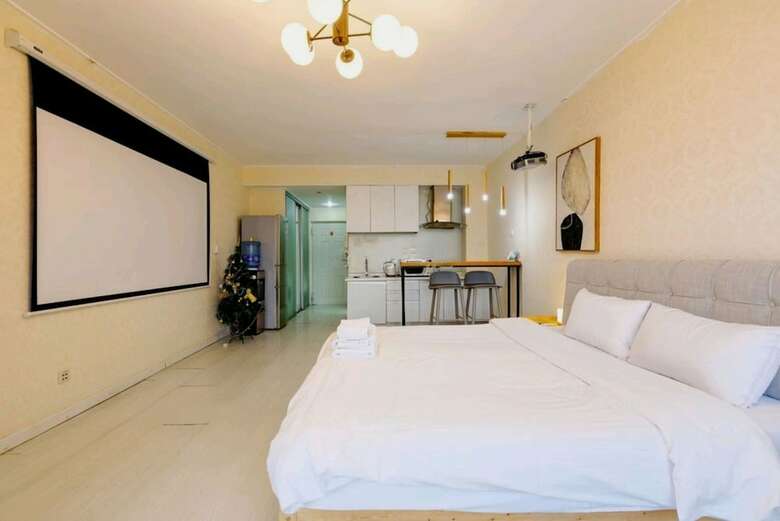 Apartamentos Shiny Movie Night High Rise View