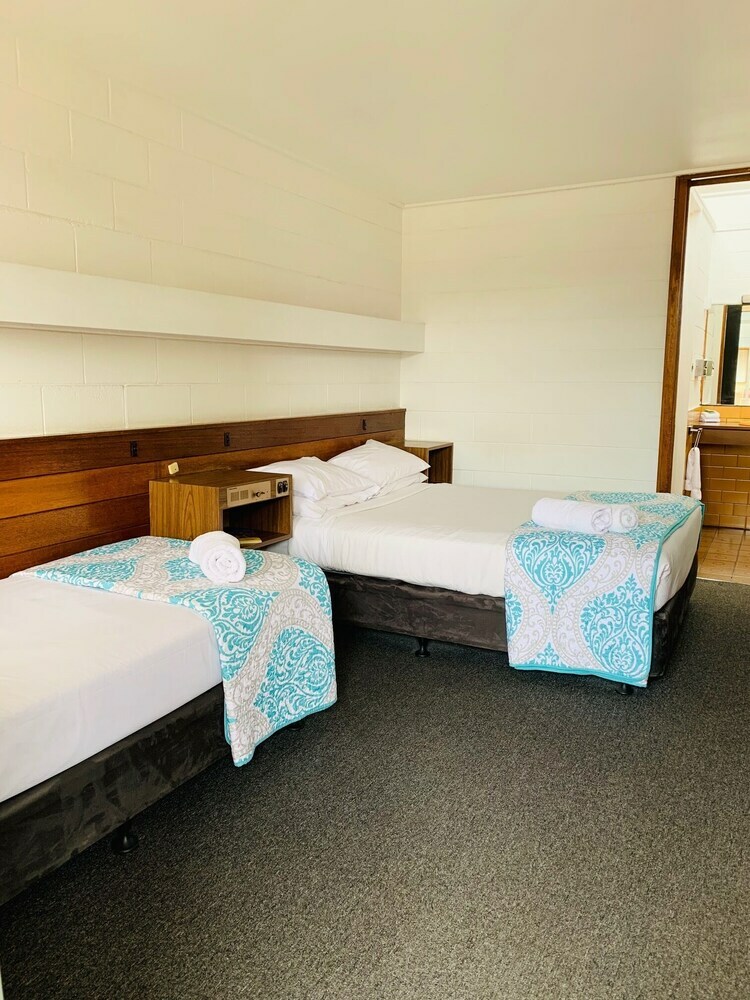The Caledonian Hotel Motel