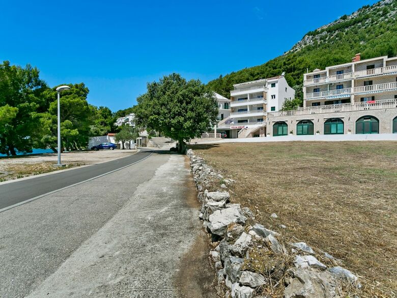 Simplistic Apartment In Drvenik Near Beach Lu?ica