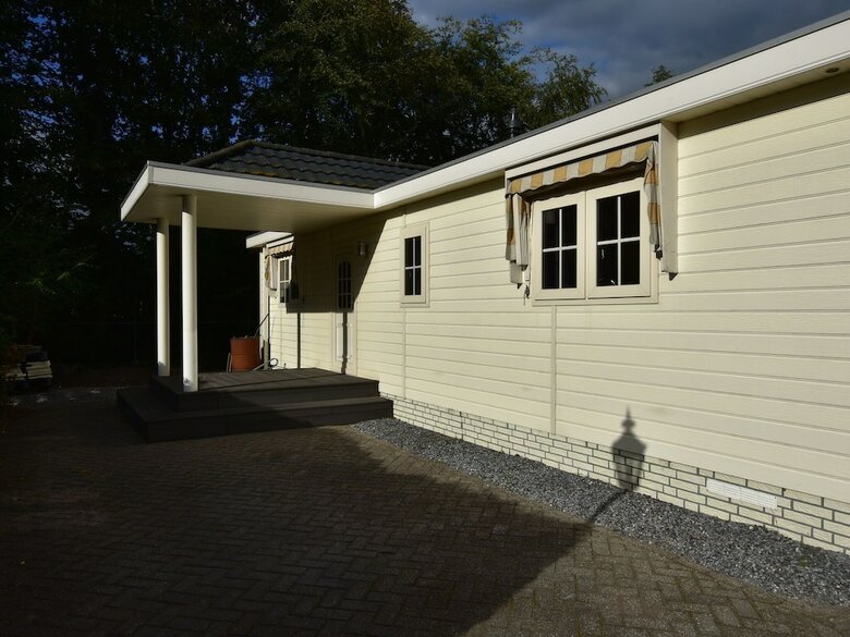 Modern Holiday Home In Kaatsheuvel With Jacuzzi