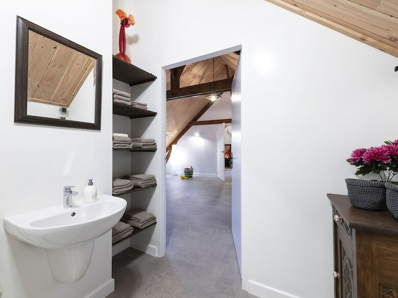 Spacious Villa In Broekhuizenvorst With Terrace