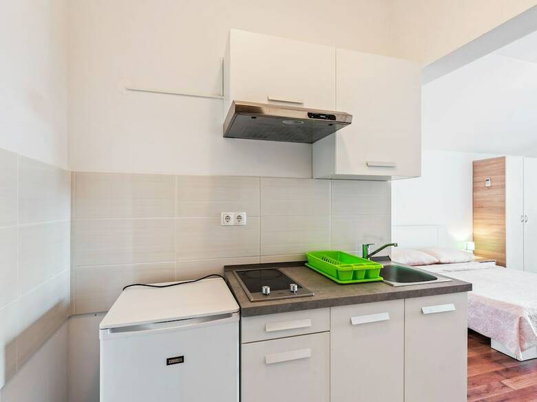 Pleasant Apartment In Posedarje Near Sea