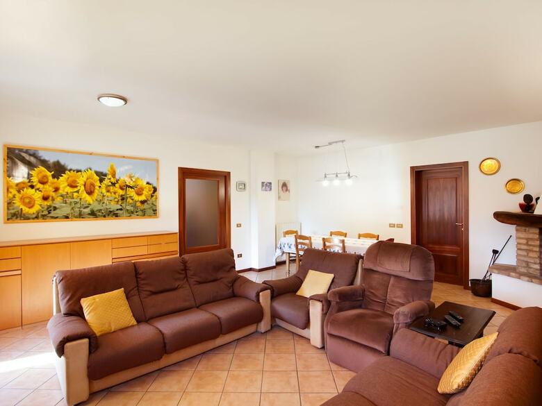 Spacious Villa In Tavullia With Swimming Pool