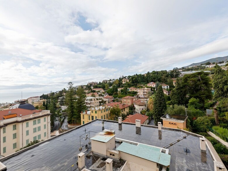 Cosy Holiday Home In Sanremo With Balcony
