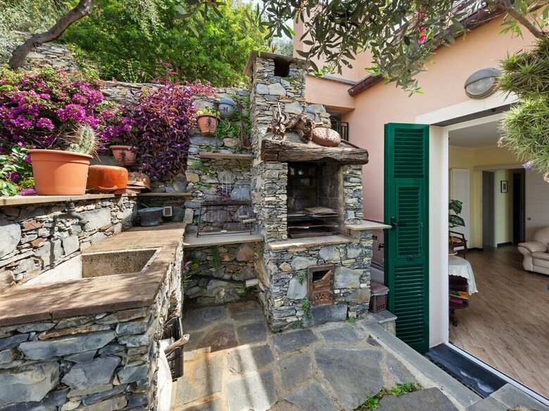 Lovely Villa In Genova With Garden
