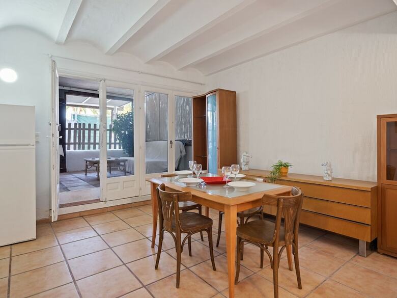 Arty Bungalow In Oliva With Swimming Pool
