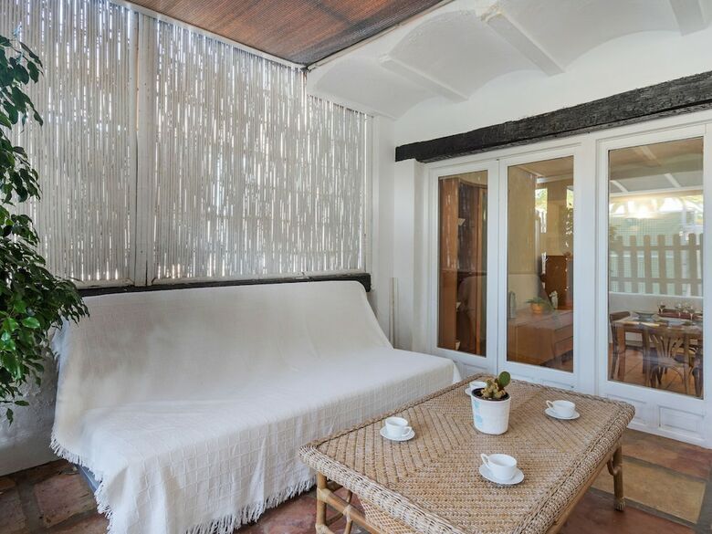 Arty Bungalow In Oliva With Swimming Pool