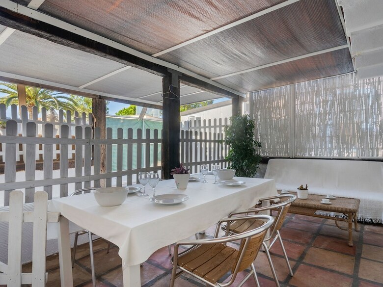 Arty Bungalow In Oliva With Swimming Pool