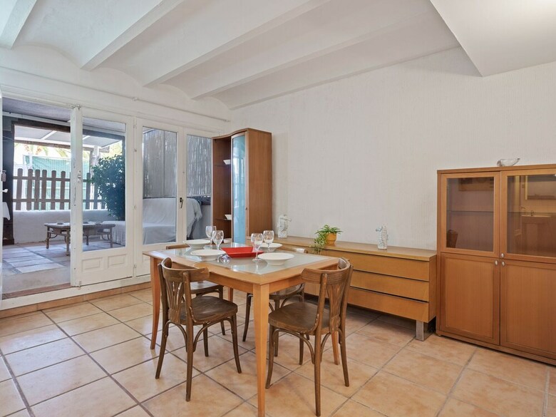 Arty Bungalow In Oliva With Swimming Pool