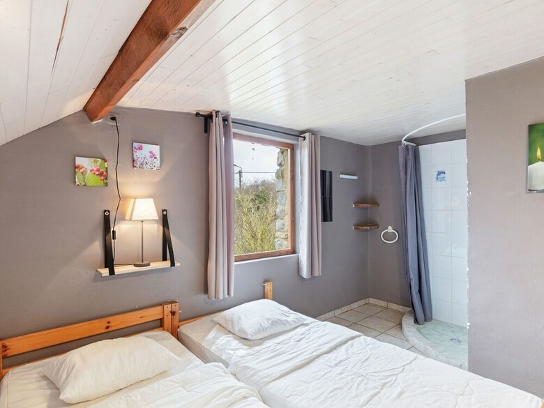 Peaceful Holiday Home In Resteigne With Swimming Pool