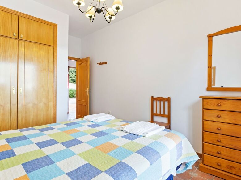 Impressive Apartment In Alcauc�n With Swimming Pool