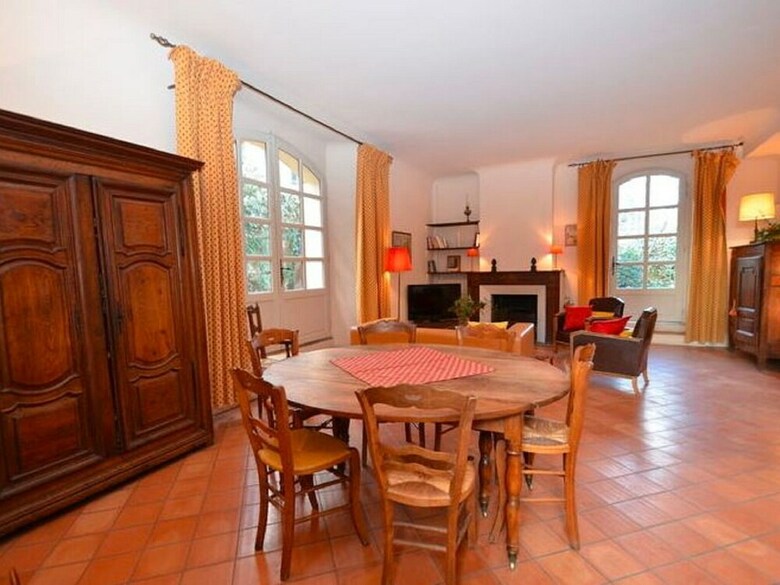 Quaint Villa In Aix-en-provence With Sauna