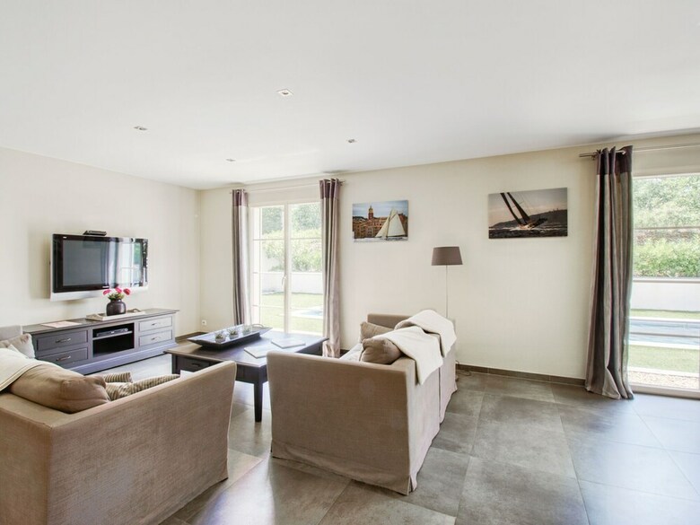 Cozy Villa In Le Plan-de-la-tour With Private Swimming Pool
