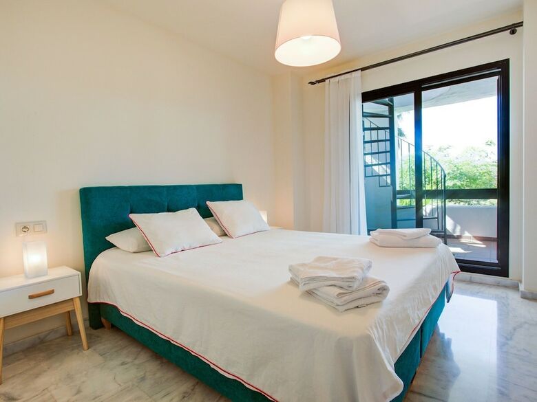 Spacious Apartment In San Roque With Swimming Pool