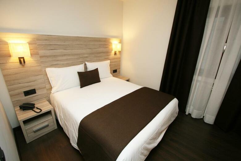 Hotel Pyr�n�es