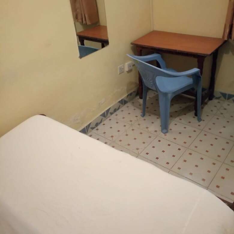 Hotel Travellers Guest House - Adults Only
