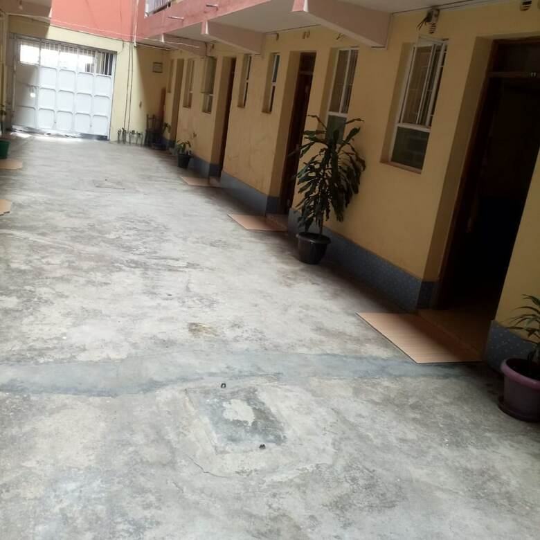 Hotel Travellers Guest House - Adults Only