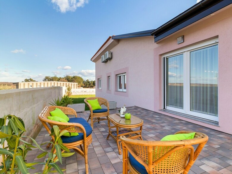 Villa Serene Holiday Home In Novigrad With Private Pool