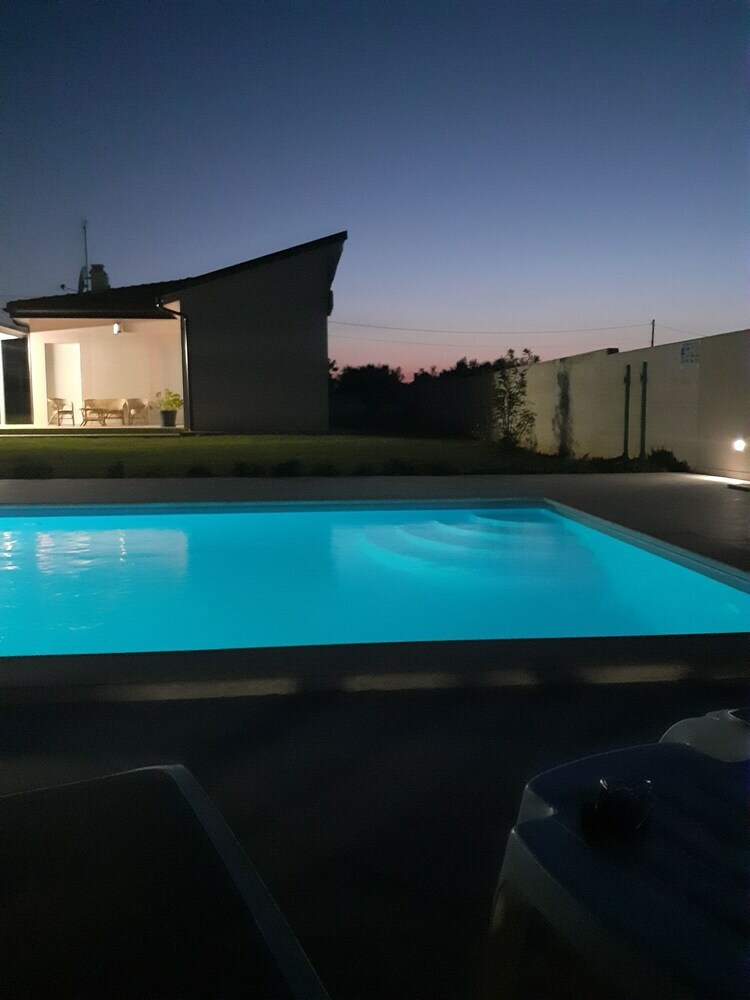 Villa Serene Holiday Home In Novigrad With Private Pool
