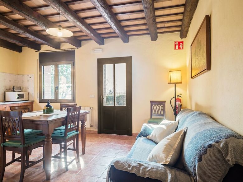 Lovely Apartment In Girona With Swimming Pool