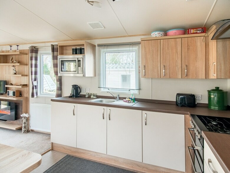 Enticing Home In Hastings Near Castle
