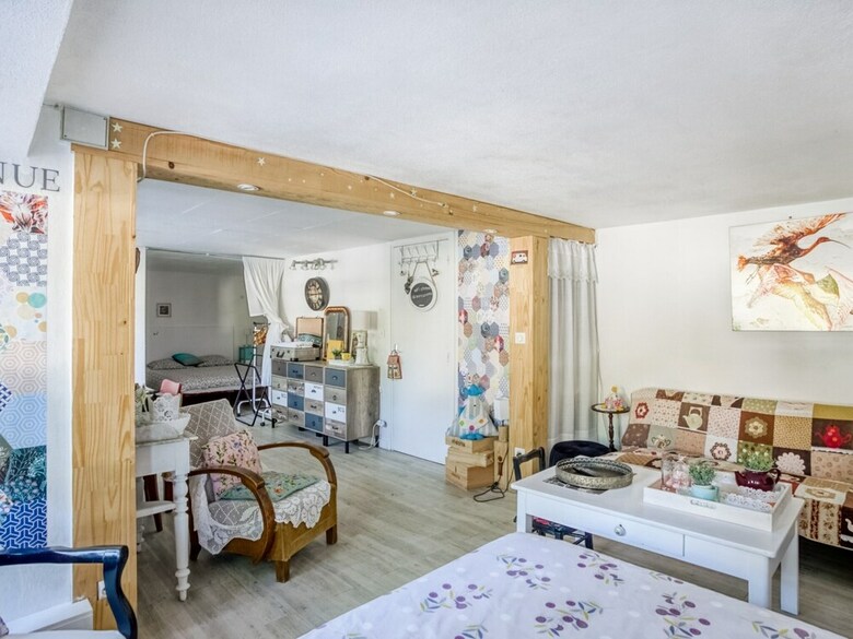 Comfortable Holiday Home In Roanne With Swimming Pool