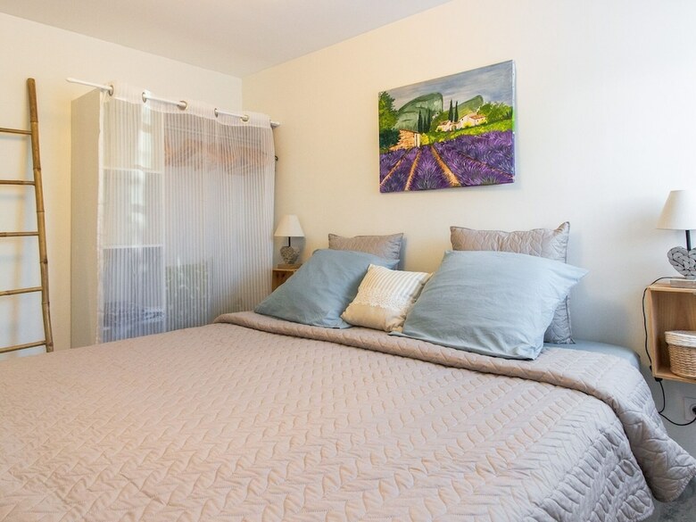 Lush Villa In Gargas With Private Swimming Pool