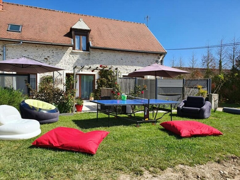 Enticing Holiday Home In Escardes With Garden