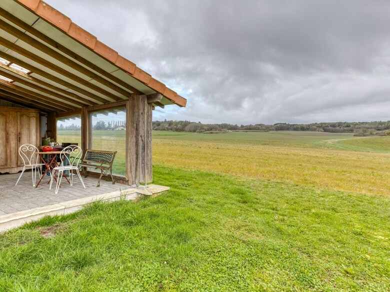 Captivating Holiday Home In Scorbe-clairvaux With Terrace