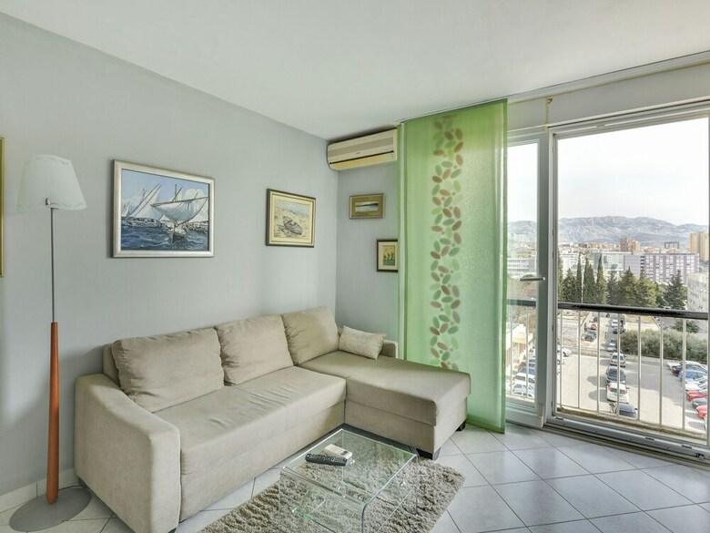 Homely Apartment In Split Near The Sea