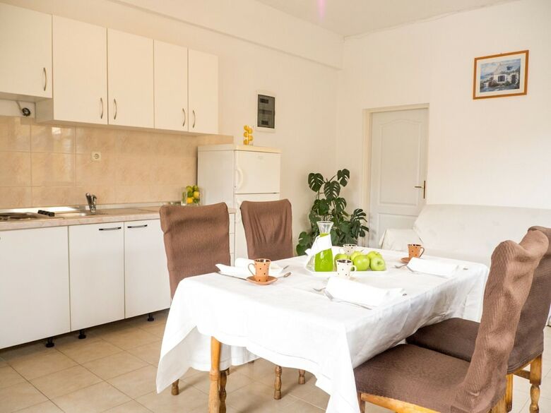 Apartamento Captivating Holiday Home In Pako?tane With Swimming Pool