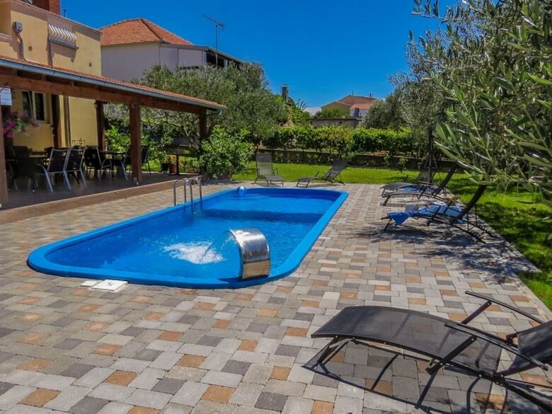 Apartamento Captivating Holiday Home In Pako?tane With Swimming Pool