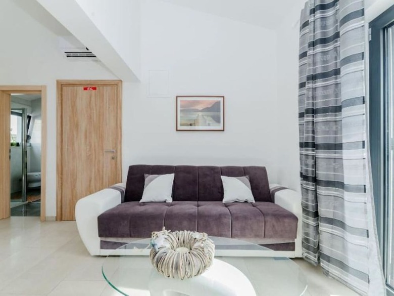 Alluring Apartment In Vir Near Seabeach