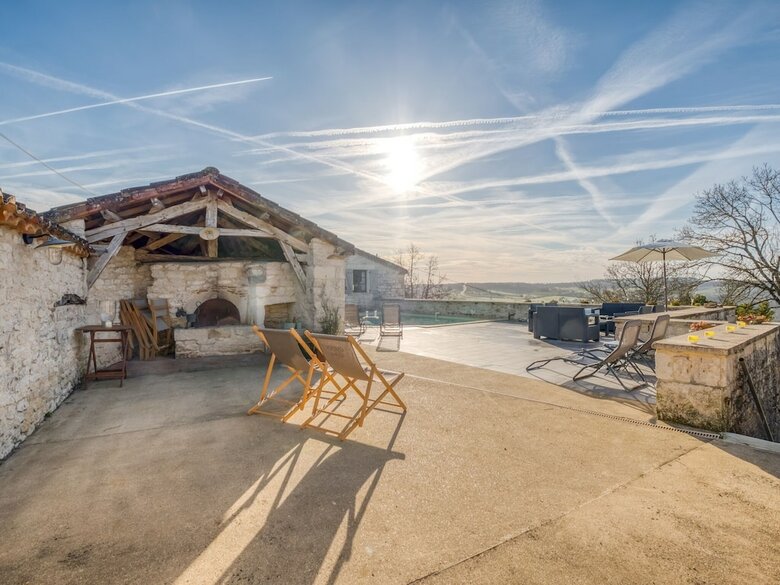 Blissful Holiday Home In Montpezat-de-quercy With Pool
