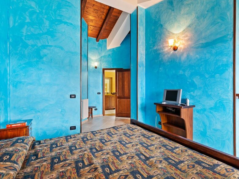 Valley-view Villa In San Mango D'aquino With Jacuzzi