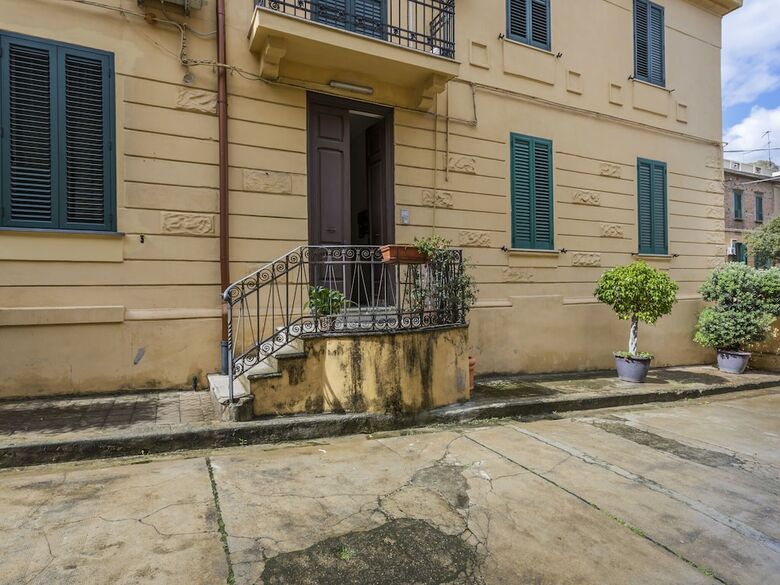 Villa Cosy Apartment In Messina With Balcony
