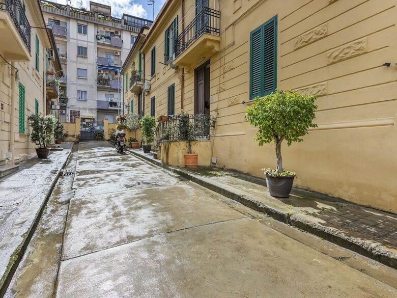 Villa Cosy Apartment In Messina With Balcony