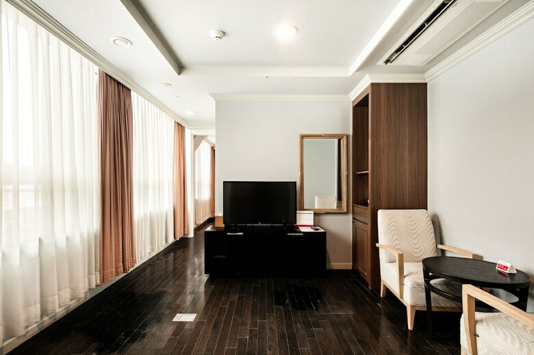 Ramada Hotels & Suites Seoul Namdaemun
