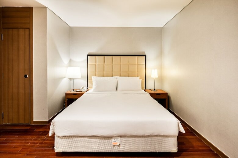 Ramada Hotels & Suites Seoul Namdaemun