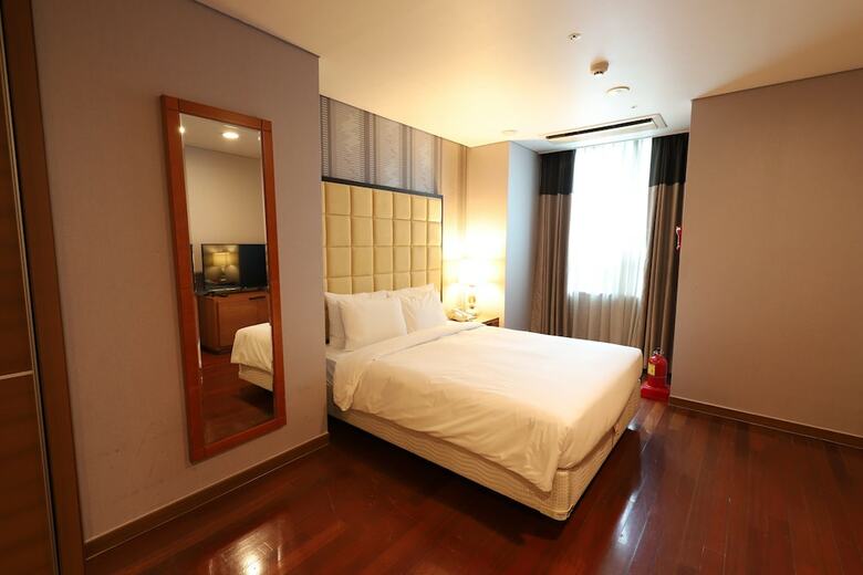 Ramada Hotels & Suites Seoul Namdaemun