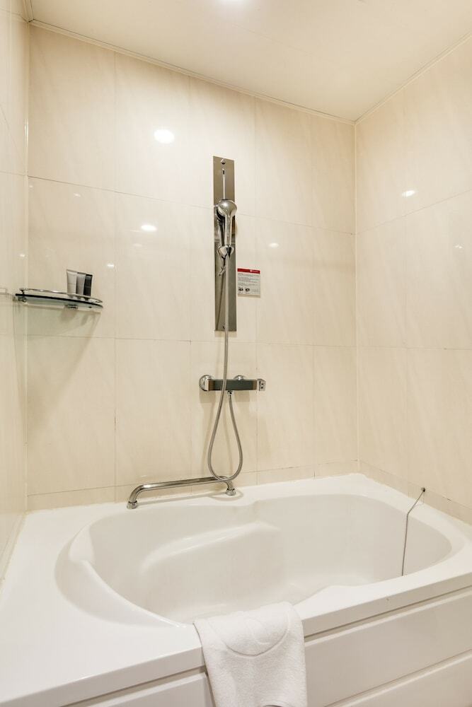 Ramada Hotels & Suites Seoul Namdaemun