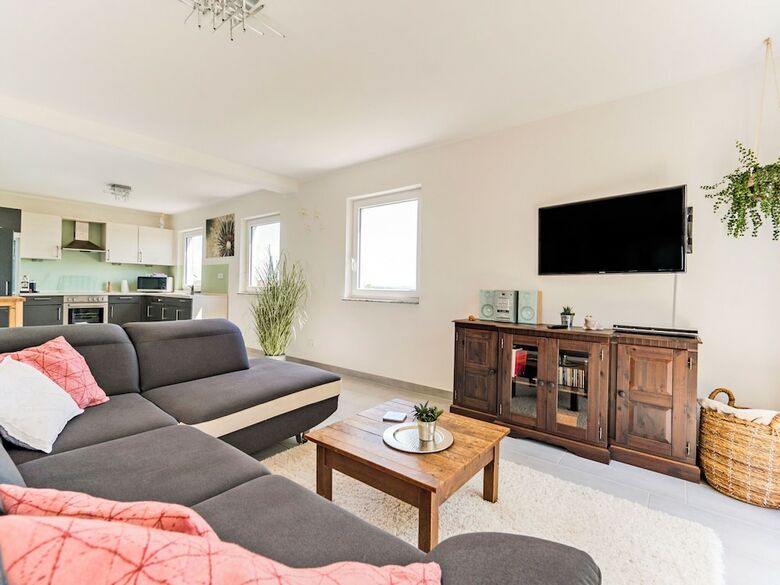 Charming Apartment In Weinsheim With Garden
