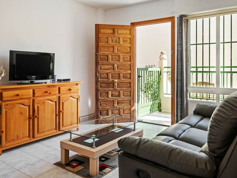 Cozy Apartment In Torrevieja With Balcony