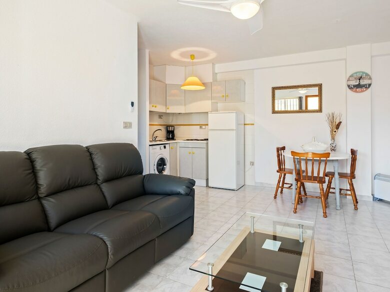Cozy Apartment In Torrevieja With Balcony